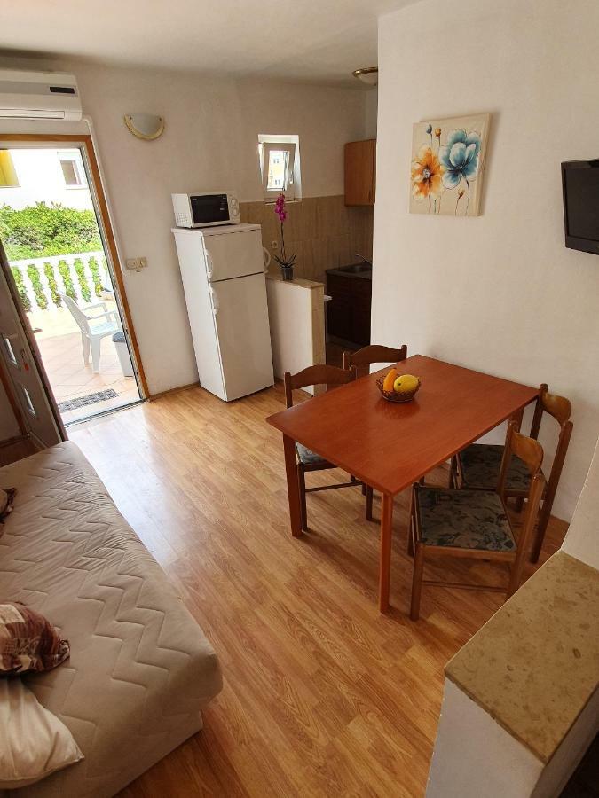 Apartments Slavica 拉布 外观 照片